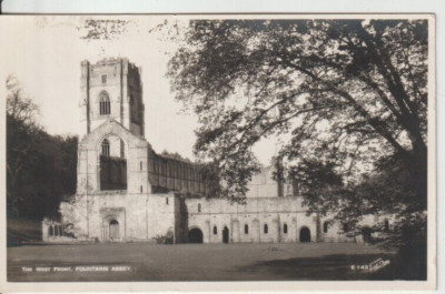 FOUNTAINS ABBEY, YORSHIRE - DIE WESTFRONT S/W POSTKARTE