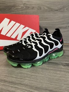 vapormax plus hyper pink