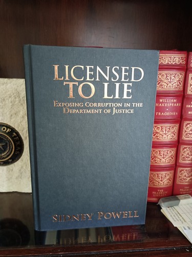 Licensed to Lie_Sidney Powell_HCDJ_1st Edition / First Print_SIGNED_2014_VryGd - Picture 7 of 13