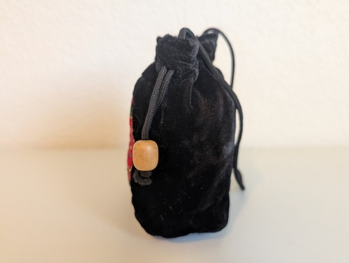 Vtg Black Velvet Embroidered Red Flowers Floral Drawstring Purse Bag Wood Beads - Picture 3 of 7