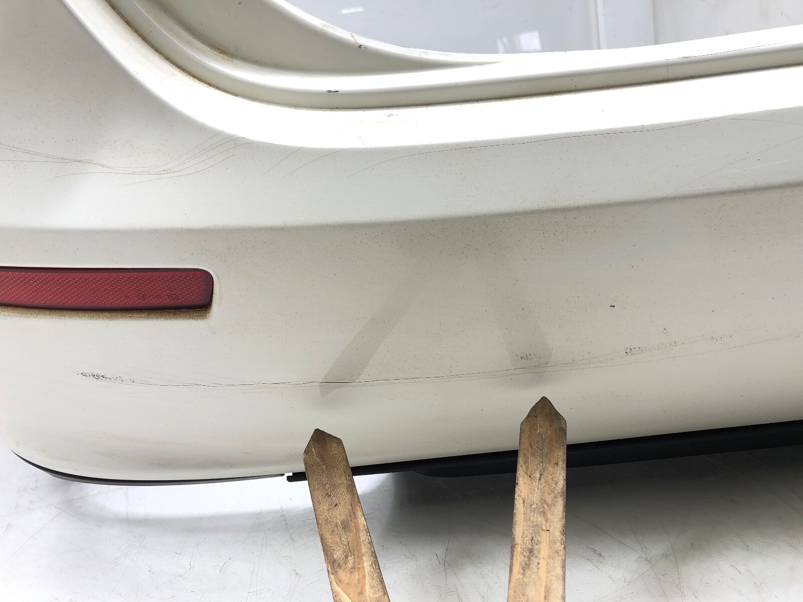 2014-2017 MASERATI GHIBLI REAR BUMPER COVER OEM BIANCO WHITE #DAMAGED.