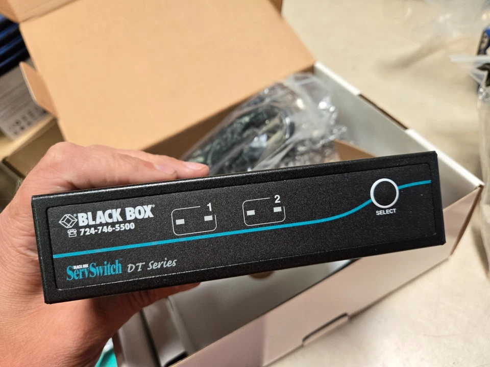 BLACK BOX KV9612A DESKTOP KVM SWITCH NOB - Image 4 of 4