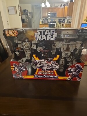 Star Wars Transformers Millennium Falcon Han Solo & Chewbacca 2006