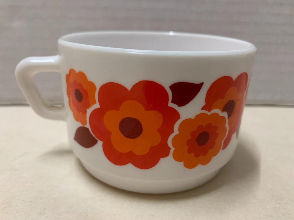 Saladier rond en Arcopal vintage modèle Lotus – La Roue du Passé
