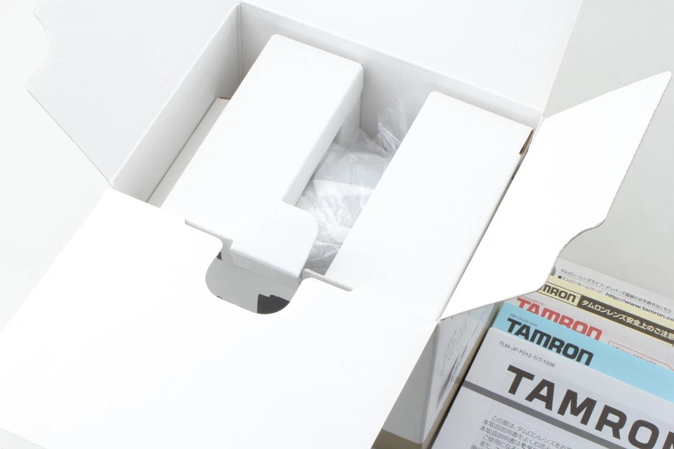 Nikon Fit [Almost Unused w/ Hood] TAMRON SP 35mm F1.8 Di VC USD F012 From JAPAN - Image 2 of 4