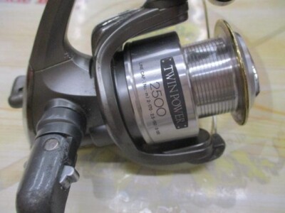 Shimano 02 TWIN POWER 2500 Spinning Reel Used with Case F/S Shimano 02 TWIN POWER 2500 Spinning Reel Used with Case F/S