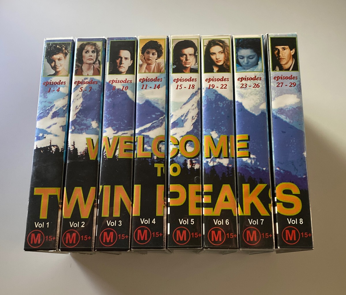 その他 Twin Peaks: Episodes 1-29 [VHS] Twin Peaks VHS 📼 Complete Season 1: 8 Vol. 29 Eps