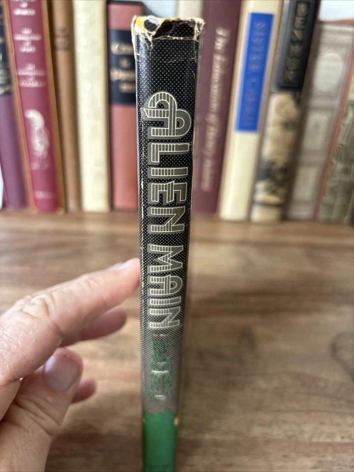 Alien Main - T L Sherred & Lloyd Biggle, Jr. 1985 Stated First Edition HC w/ DJ - Image 3 of 4