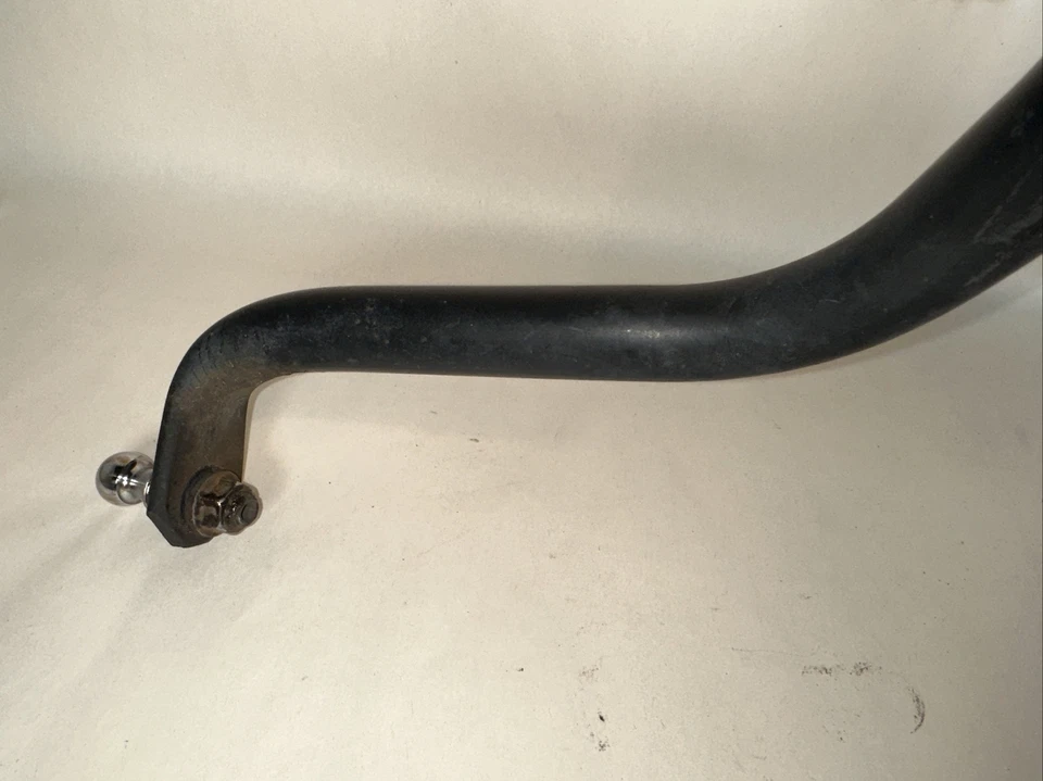 Barra estabilizadora de balanceo trasera fabricante original Mazda 3 Sport 2016 Foto 3 de 4