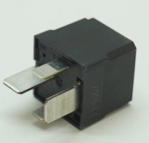 Relé secundario de bomba de inyección de aire (4 clavijas - 2 grandes, 2 pequeñas) (negro) - HELLA Foto 3 de 4