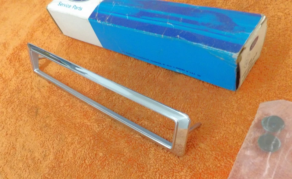 1972 1973 1974 1975 1976 Ford Thunderbird Nuevo de Lote Antiguo LH Marcador Lateral Trasero Lámpara Bisel Foto 3 de 4