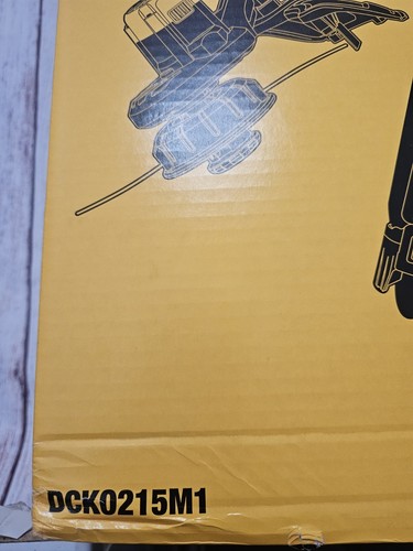 DeWalt DCKO215M1 20V MAX XR BL Li-Ion String Trimmer & Blower Combo (4 Ah) New - Picture 3 of 5