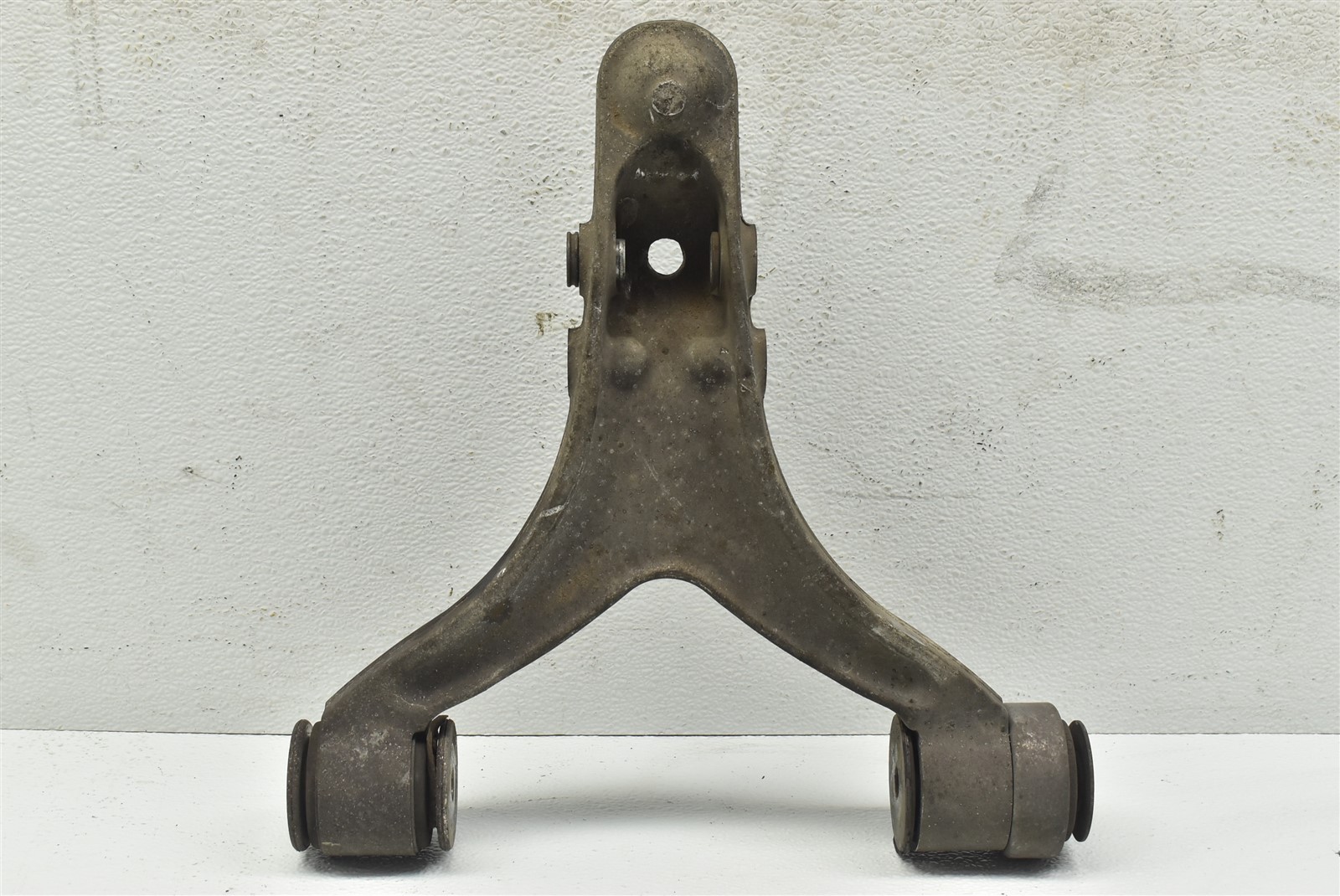 2005-2008 Maserati Quattroporte Control Arm Front Lower Left Driver LH 05-08
