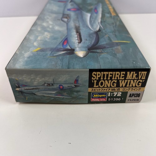 Hasegawa 51396 Spitfire Mk VII Long Wing 1:72 Unassembled Model Kit NEW Open Box - Picture 8 of 9