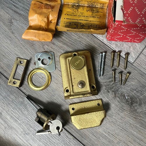 Vintage Yale Springlatch No. 80 Brass Gold Latch Door Lock Pin Tumbler w/ Keys