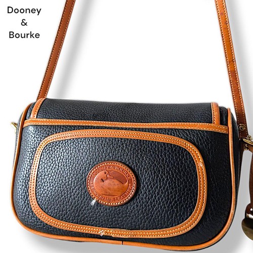 Dooney & Bourke D B Doony And Bark Schultertasche mit Entenanhänger Logo Limited Edi