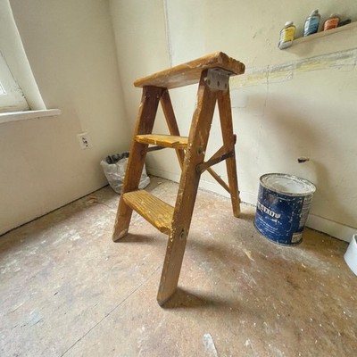 23'' Tall Folding Wood Step Stool Primitive Ladder Plant Stand Photo Prop Rustic