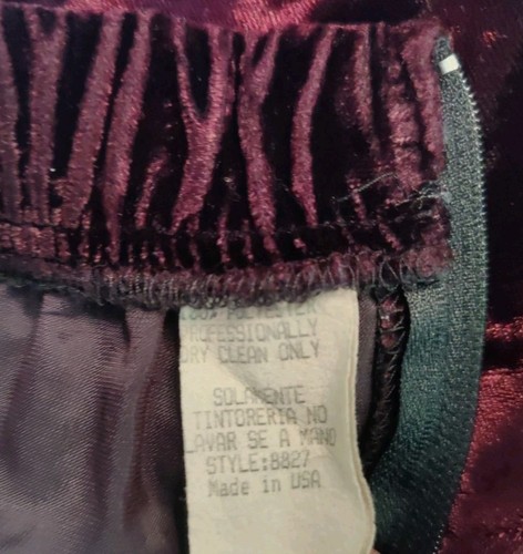 Vtg Velvet Pencil Skirt Midi Red Wine 90s USA Womens M Whimsigoth Dark Romantic - Picture 15 of 16