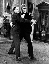 381712 The Addams Family Cast John Astin Ted Cassidy WALL ROOM PRINT POSTER US