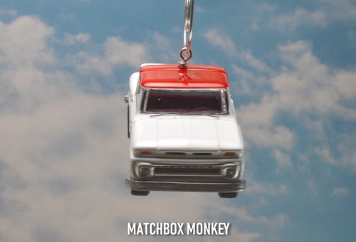 White '65 Chevy C-10 Stepside Chevrolet Pickup Truck Christmas Ornament Adorno - Picture 6 of 15
