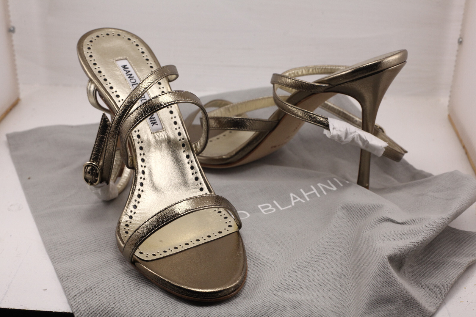Sandales Manolo Blahnik ZAVLATI - Talon Très Haut Champagne/black - Pointure 36 - Neuf Avec Boîte