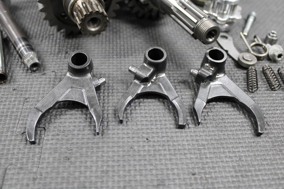 KTM 350 SXF SX-F 2015 transmisión OEM transmisión Tranny transmisión contador principal ejes engranajes Foto 2 de 4