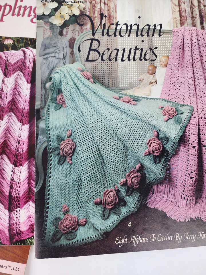 Lot 4 Vintage Leisure Arts Afghan Magazines Knit Crochet Leaflets Baby Blankets - Image 2 of 4