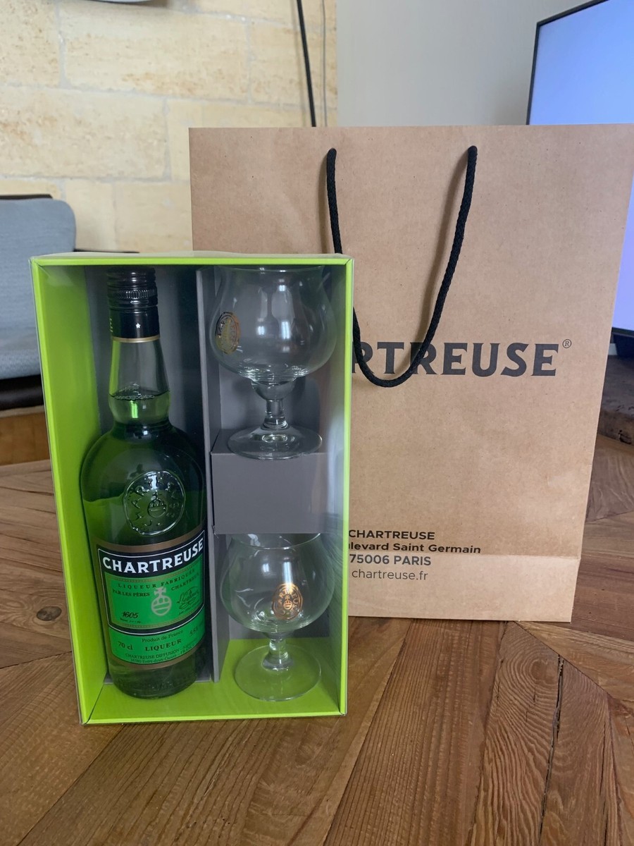 COFFRET CHARTREUSE VERTE GREEN 70CL + 2 VERRES A LIQUEUR COLLECTOR
