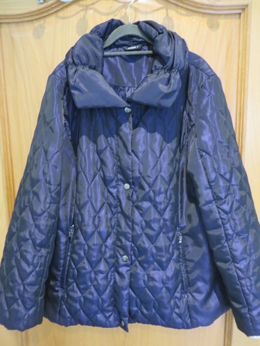 Römer Steppjacke Gr. M lila Glanz Reißverschluss & Nietenverschluss 22" zwischen U/Armen