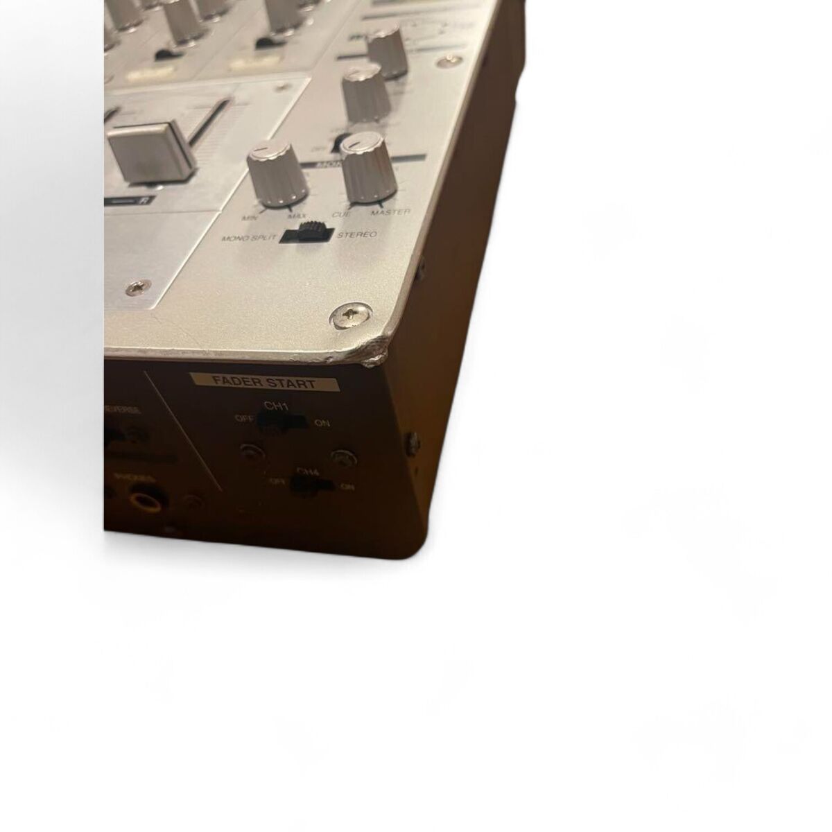 Technics SH-MZ1200 4-channel DJ Mixer Silver 3-Band Technics SH-MZ1200 4-channel DJ Mixer Silver 3-Band