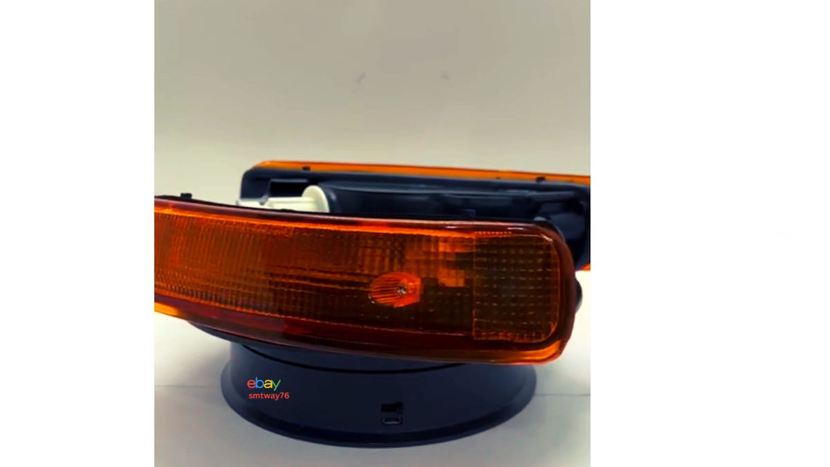 TOYOTA COROLLA TWINCAM AE92 BUMPER CORNER LIGHTS LAMP FRONT LAMP