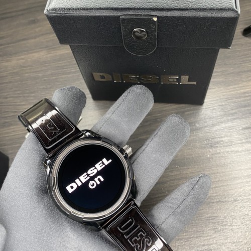 NEW! DIESEL ON FADELIGHT 44MM ALUMINIUM CASE WITH SILICONE STRAP SMARTWATCH - Photo 10 sur 12