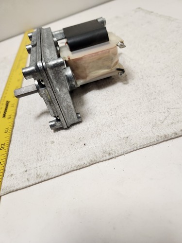 Dayton 115 V AC 1/50 HP 52 RPM Shaded Pole Gearmotor 115v, 20 in-lbs, **READ** - Picture 7 of 8