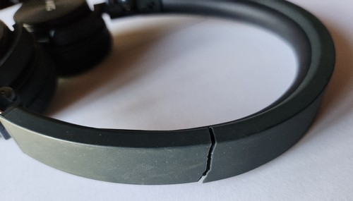 Black AKG Y45BT On-Ear Wireless Headphones - Works but CRACKED On HEADBAND -Read - Picture 2 of 11