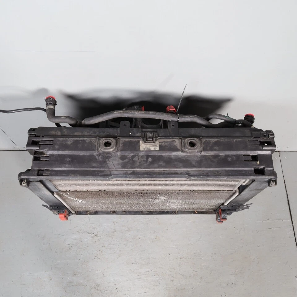 2010-2017 BMW 550i GT 650i Radiator Fan Condenser Pod 17118669004 OEM Used Foto 3 de 4