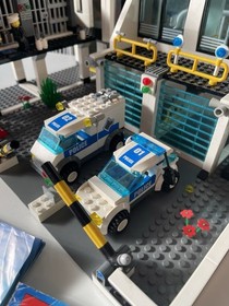 LEGO 7744 City Police Headquarters 90% Complete INCOMPLETE Sold As Is