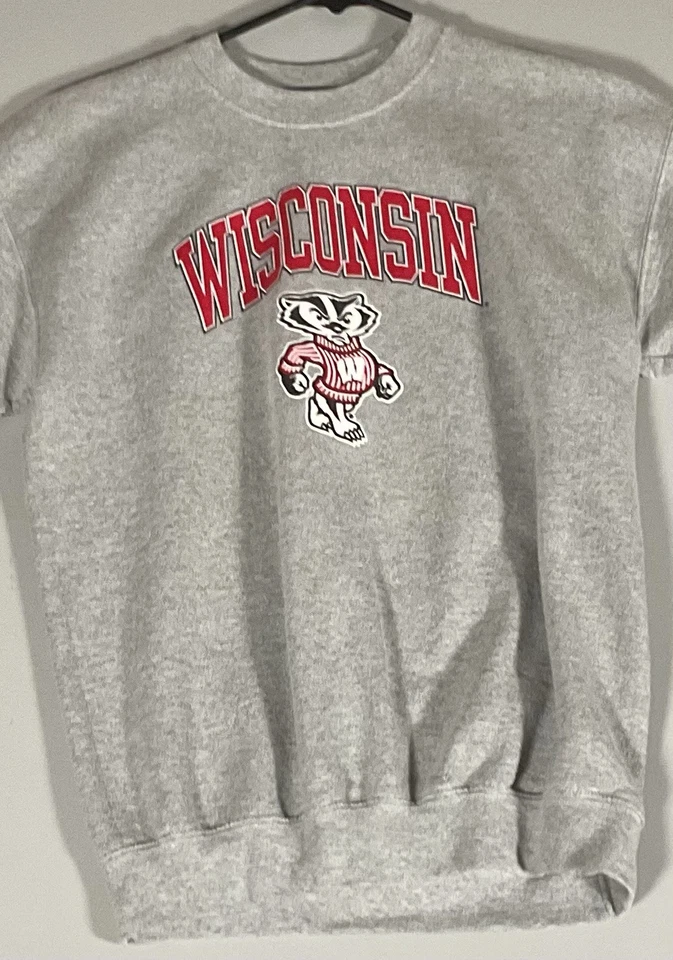 Sudadera Wisconsin Badgers Bucky Mascota Cuello Redondo Juvenil XL Gildan Foto 3 de 4