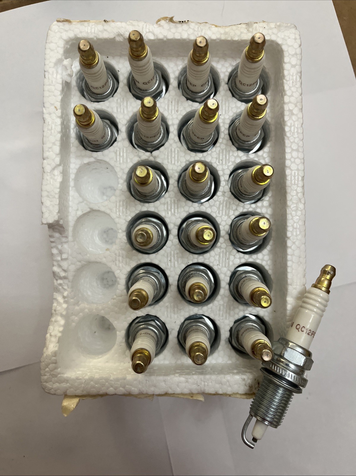 BOX of 21 # QC12PEP  956S  Genuine OEM Champion Copper Plus Spark Plugs BIN OBO