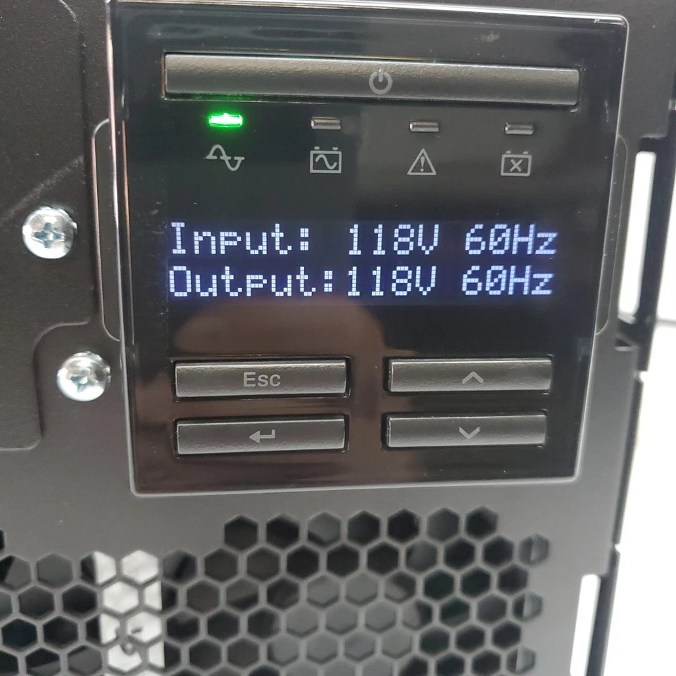 APC SMX2000LV 2000VA LCD Tower Smart UPS & AP9630 NMC w/out Batteries &FacePlate - Image 2 of 4