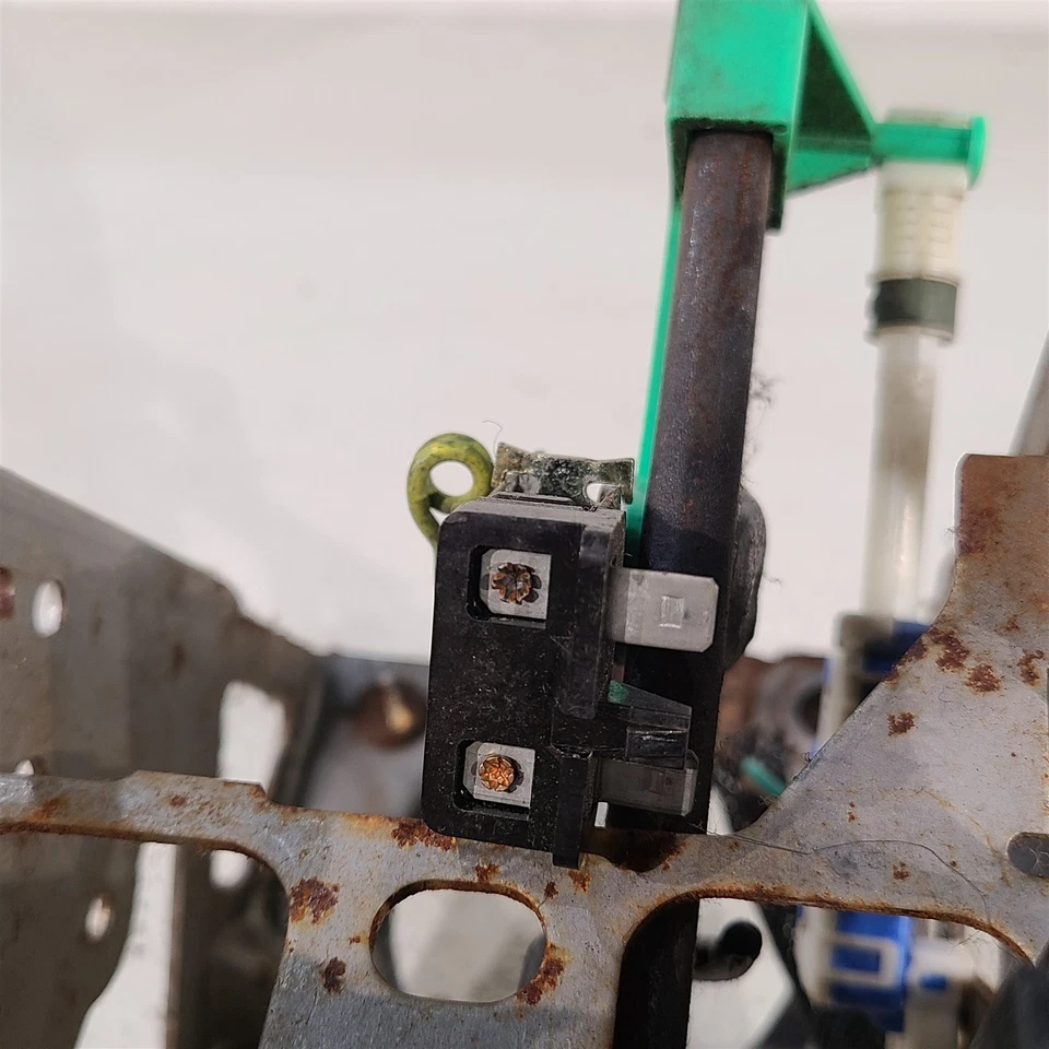 99-04 Mustang Auto Trans Brake Pedal Assembly Aa7344 - Image 4 of 4