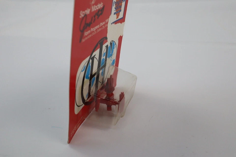 VTG SIGNED JOSEPH L. ERTL Farmall F-12 1991 Farm Progress Show Models Scale 1/64 - Image 4 of 4