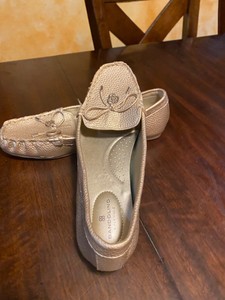 bandolino b flexible sandals