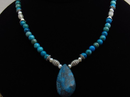 Nancy's Necklaces Beautiful Blue Crazy 