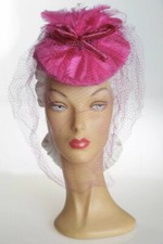 40er Jahre Fuchsia Feder Kopfst&uuml;ck mit Schleier