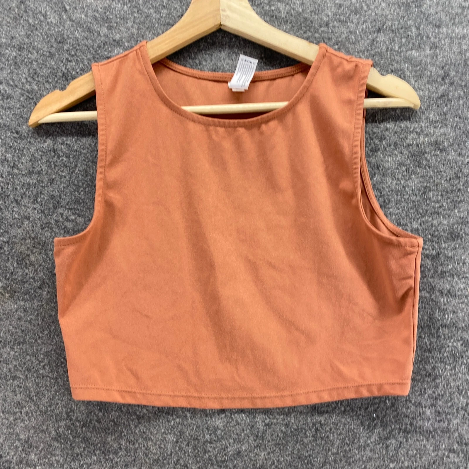 yogalicious cropped sleeveless wide strap round neck tank-top