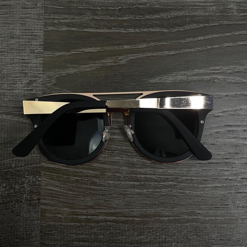 Quay Australia Women’s Shades Black Lens Gold Fram Brooklyn Style CAT.3 Lense - Picture 3 of 5