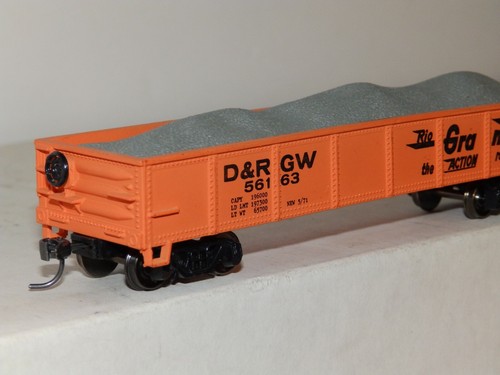 AHM HO scale RIO GRANDE D&RGW #56163 GONDOLA w/ SAND LOAD KADEE'S & STEEL WHEELS - Picture 2 of 6