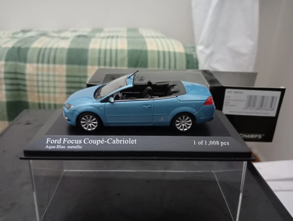 Ford Focus Coupé-cabriolet 1/43 Minichamps - Immagine 3 di 4