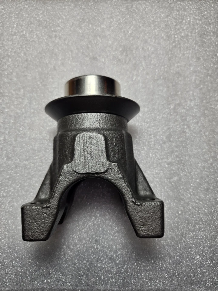 Currie 8 "Ford 25 Spine 1310 Yoke - Image 3 of 4