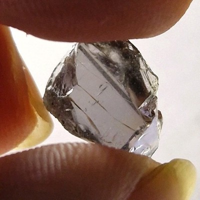 Unbeheizter Tansanit Kristall, 6,6 Kt. Facet Rough, Tansania. 13.7*8.8*7.2mm.